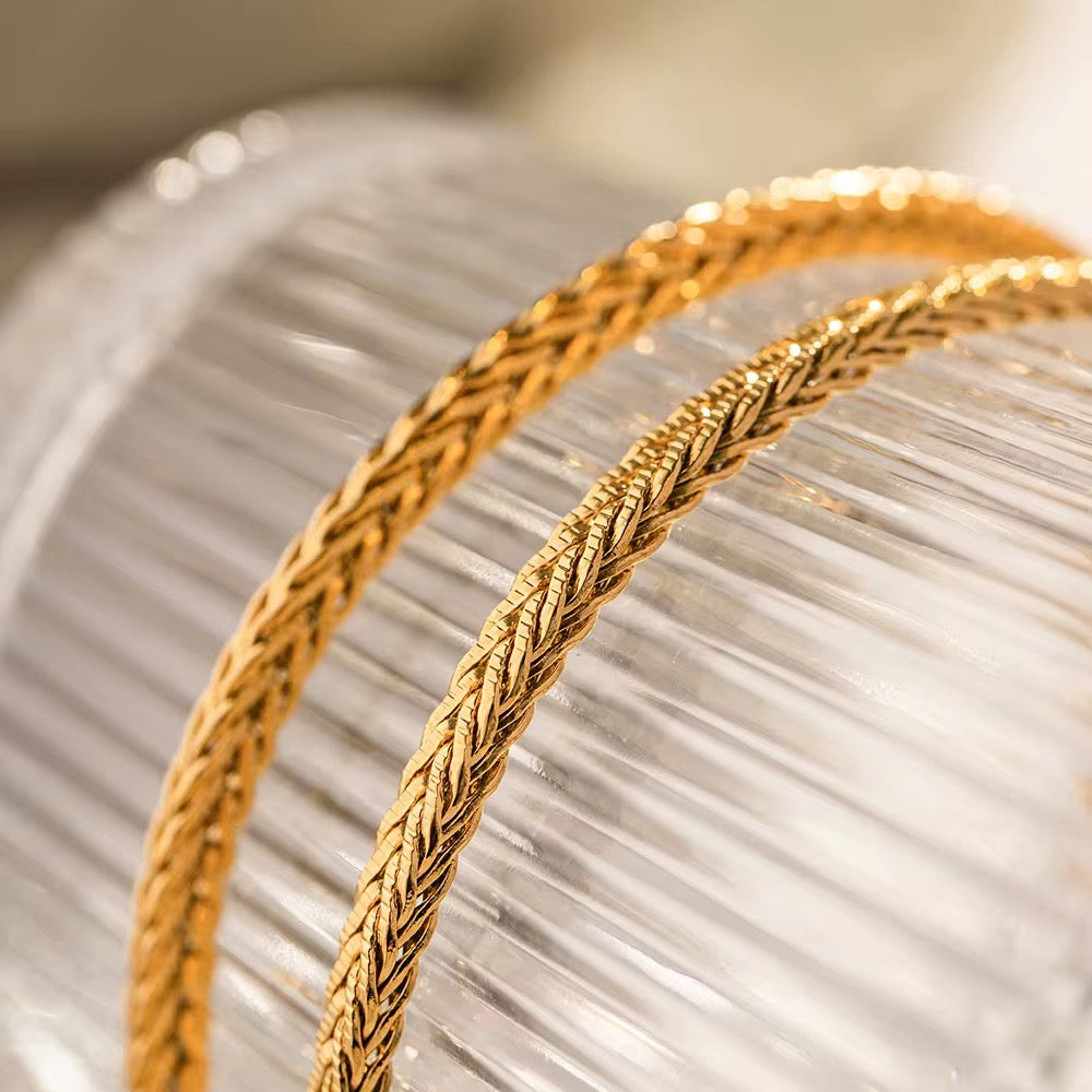 Lumi Thread Bracelet