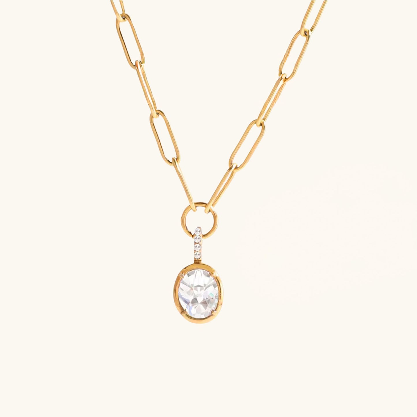 Isla Oval Pendant Necklace