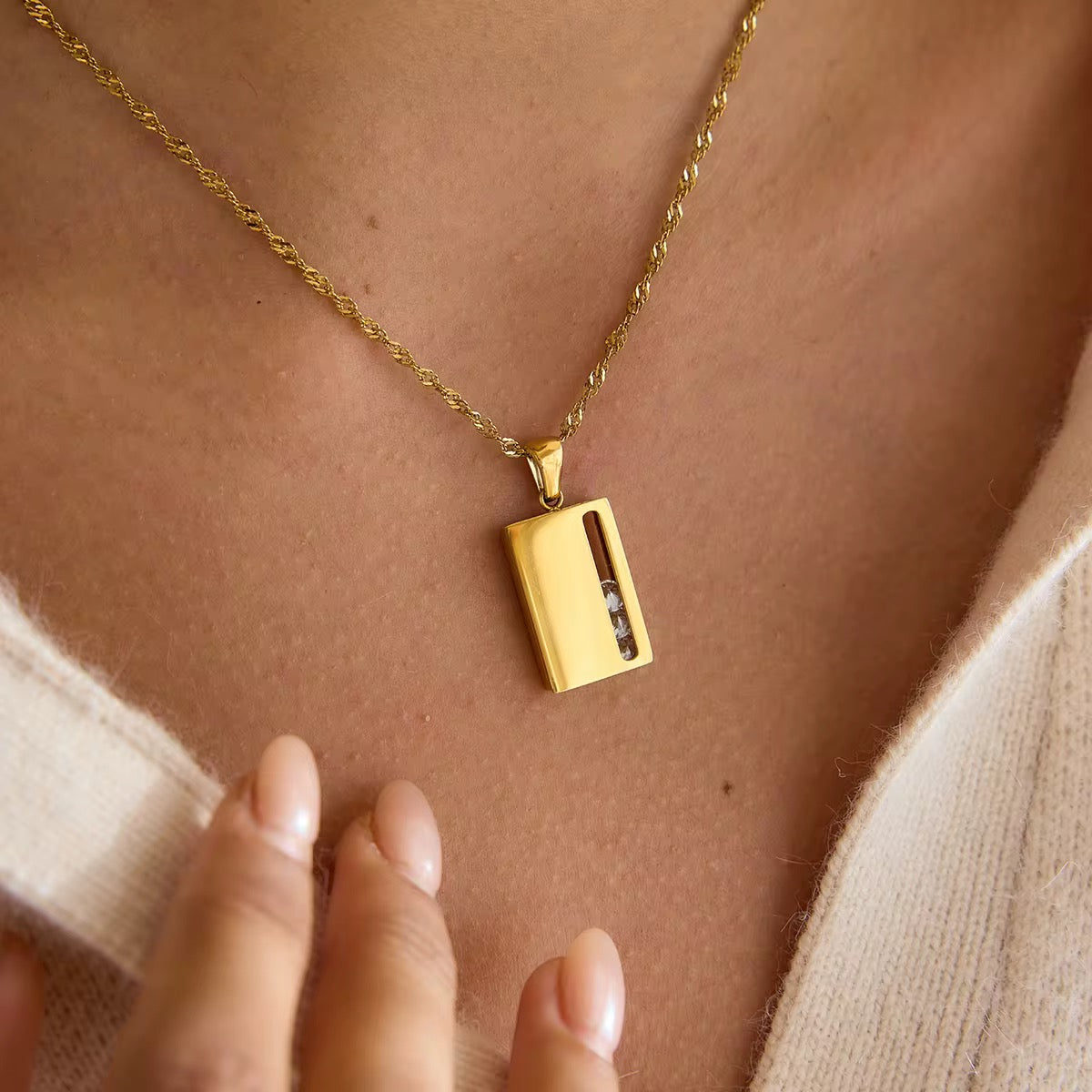 Vera Luxe Necklace