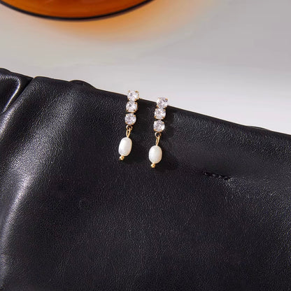 Aria Pearl Drop Earring