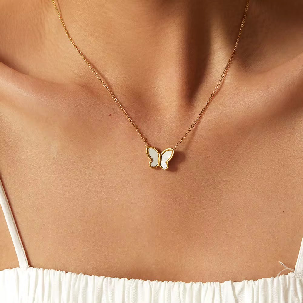 Ari Necklace