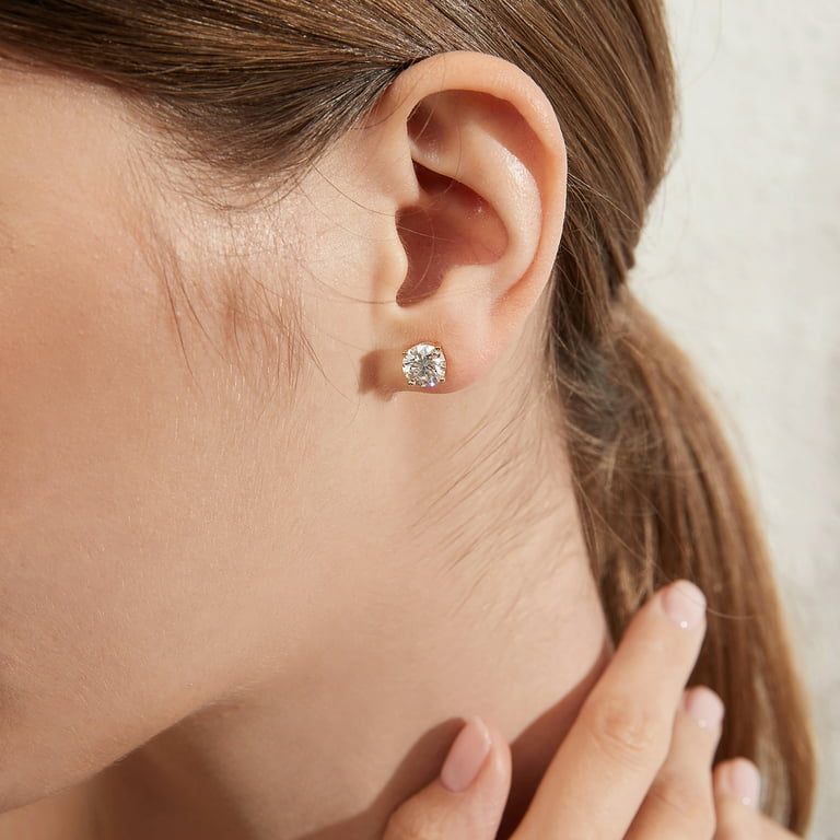 4 Prong Moissanite Studs